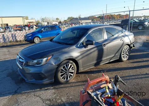 2019 Subaru Legacy 2.5I Premium z USA, uszkodzony, nr VIN 4S3BNAF65K3038031